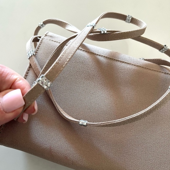 STUART WEITZMAN•taupe evening crossbody bag EUC - Picture 5 of 10